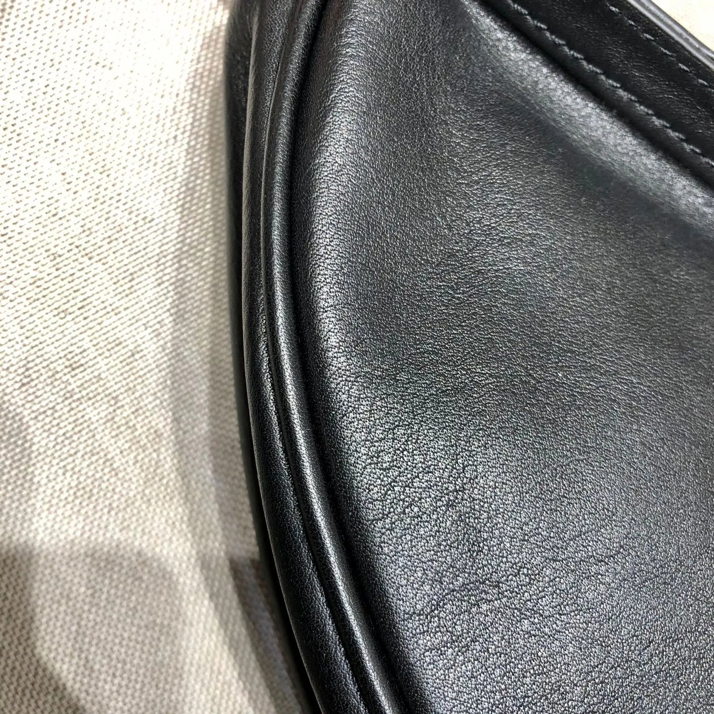 Sac demi-lune noir