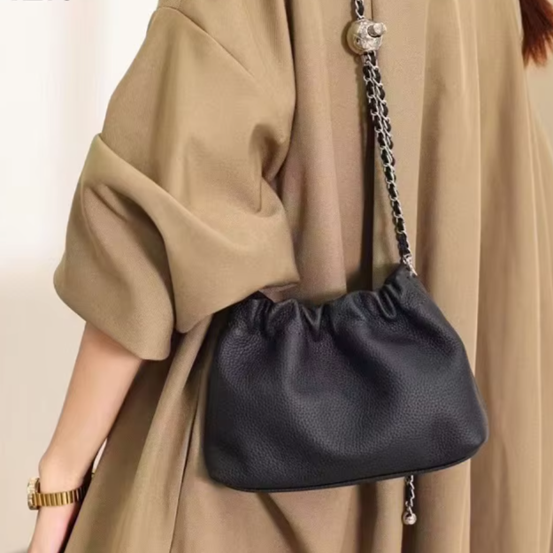 Sac bandoulière chic et compact FOXER 2026 pour femme en cuir véritable, mini sac à bandoulière tendance pour femme, pochette à chaîne pour téléphone