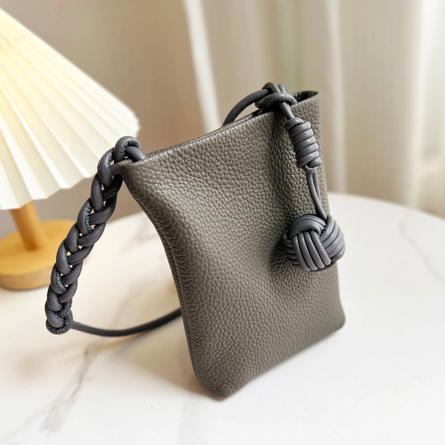 Petit sac à bandoulière en cuir véritable pour femme, sac de téléphone portable design, sac à main de voyage léger pour femme, initié à la mode