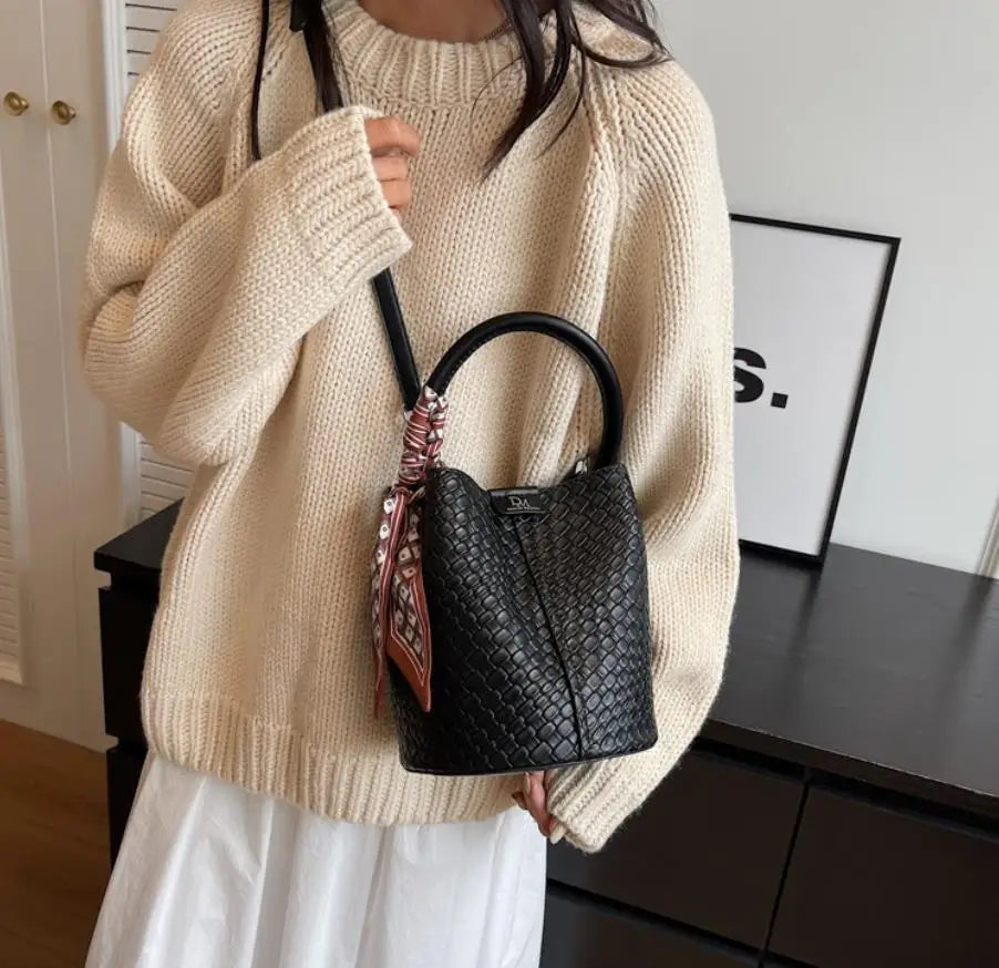 Sac seau à la mode pour femmes, sac à main élégant effet tissé de couleur unie, sac à bandoulière et sac à bandoulière, peut être porté à la main
