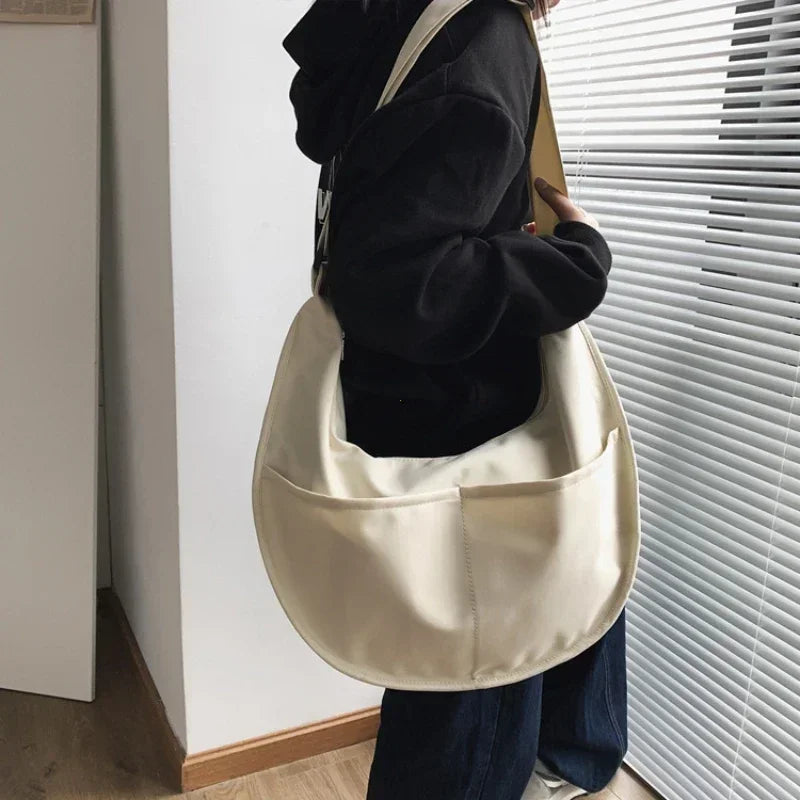 Sac forme demi-lune