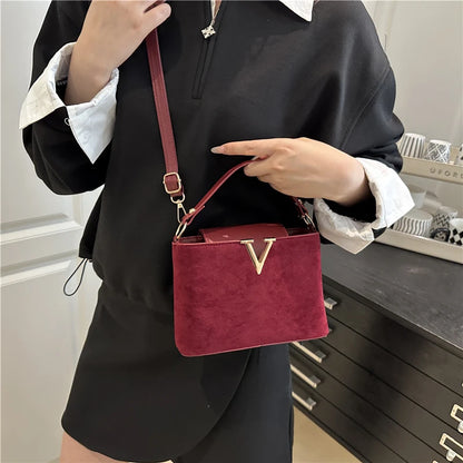 Mini sac en daim à la mode pour femmes, sac fourre-tout en fausse daim, sac à main décoratif avec boucle de verrouillage, sacs à bandoulière