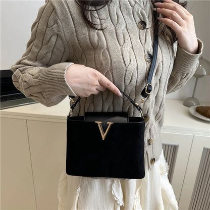 Mini sac en daim à la mode pour femmes, sac fourre-tout en fausse daim, sac à main décoratif avec boucle de verrouillage, sacs à bandoulière