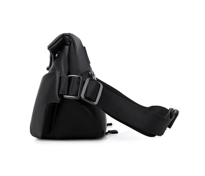 Sac bandoulière fonctionnel pour homme, sac messager imperméable avec boucle magnétique, grande capacité, sac de poitrine pour les trajets quotidiens et le cyclisme