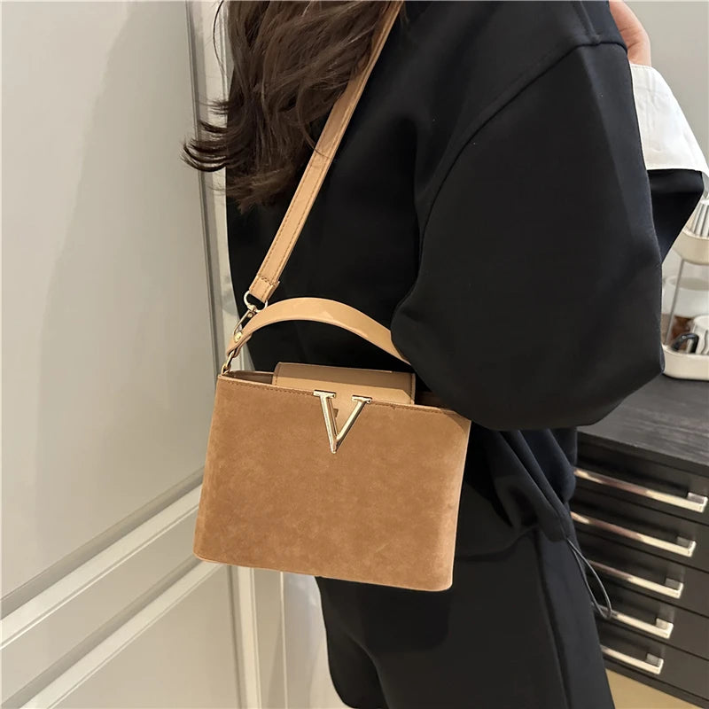 Mini sac en daim à la mode pour femmes, sac fourre-tout en fausse daim, sac à main décoratif avec boucle de verrouillage, sacs à bandoulière