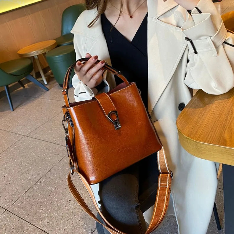 Sac seau en cuir véritable ciré d'huile pour femmes, sac à main décontracté et Simple, grande capacité, cuir de vache, fourre-tout à la mode