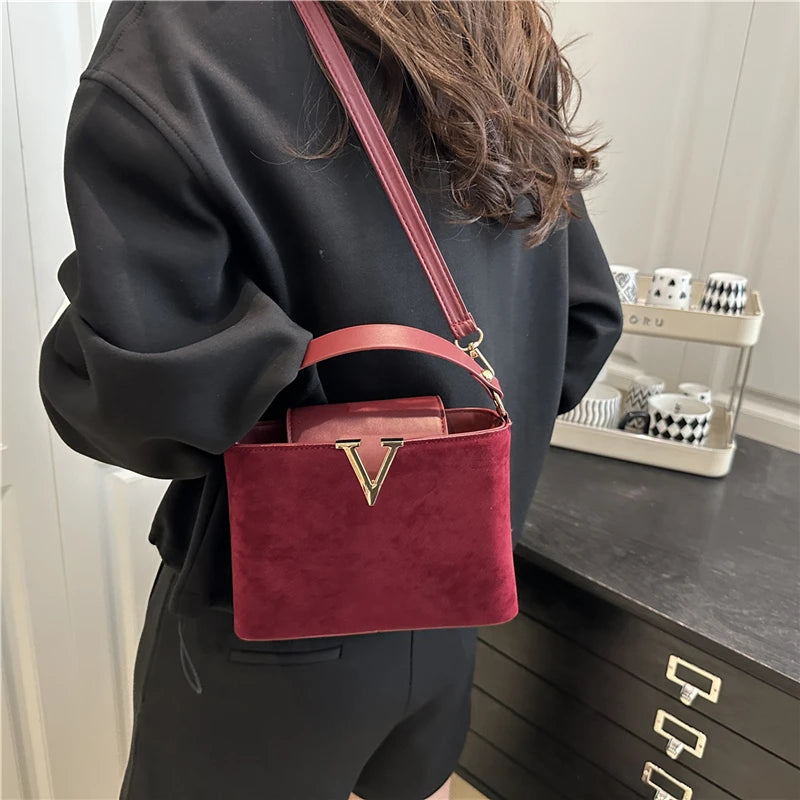 Mini sac en daim à la mode pour femmes, sac fourre-tout en fausse daim, sac à main décoratif avec boucle de verrouillage, sacs à bandoulière