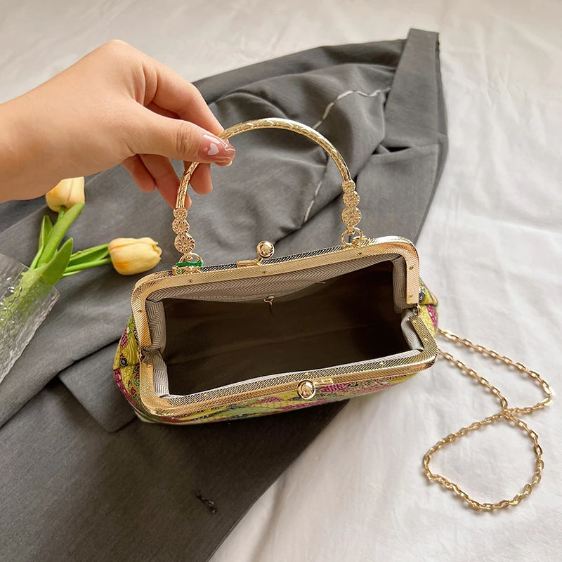 Sacs à bandoulière Vintage brodés pour femmes, élégant sac à main à poignée supérieure en métal avec sangle à chaîne réglable, pochette de fête, portefeuille