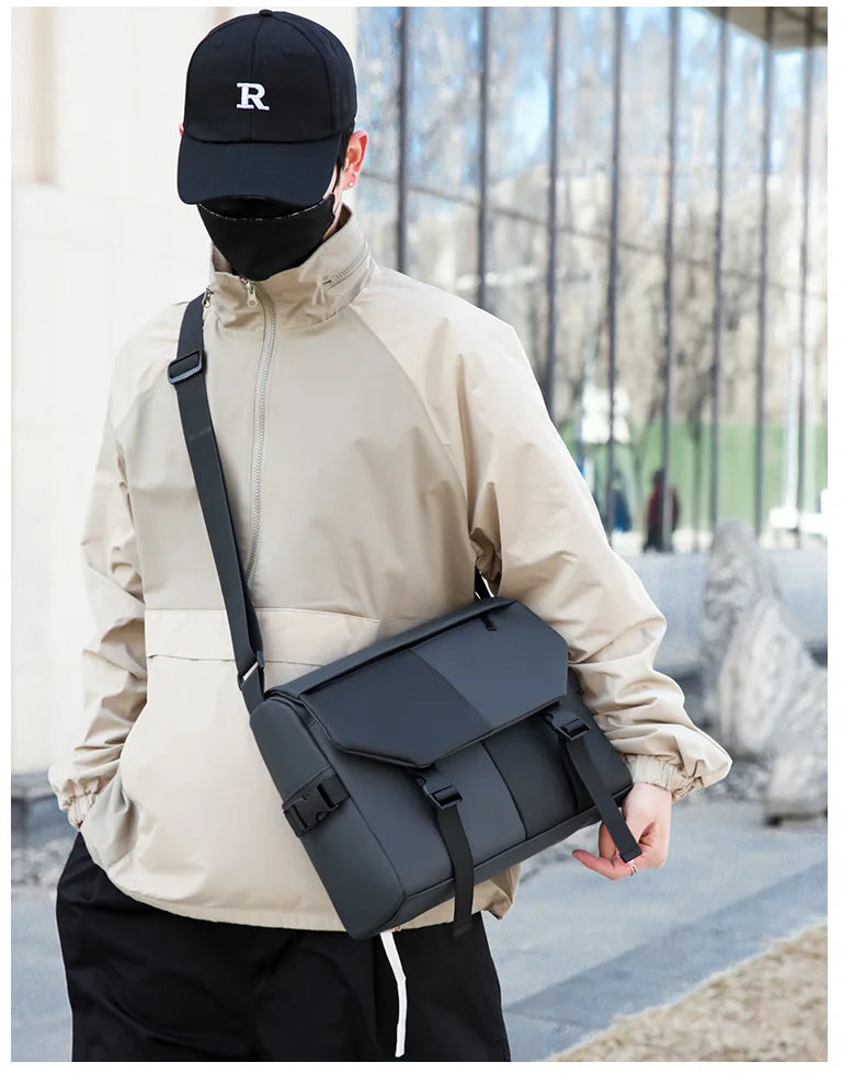 Nouveau sac à bandoulière pour hommes anti éclaboussures haut de gamme polyvalent sac à bandoulière grande capacité décontracté couleur bloquée PU sac pour hommes sacs