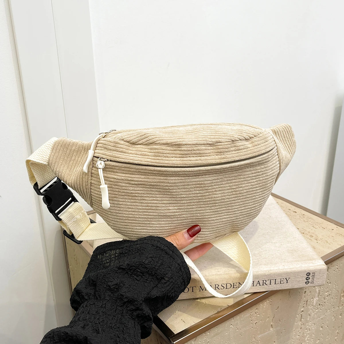 Sac banane velours noir
