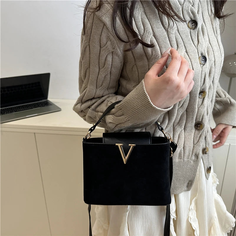 Mini sac en daim à la mode pour femmes, sac fourre-tout en fausse daim, sac à main décoratif avec boucle de verrouillage, sacs à bandoulière