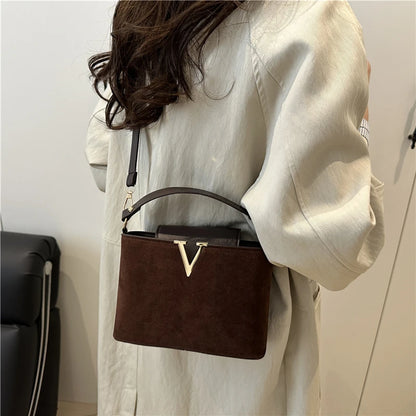 Mini sac en daim à la mode pour femmes, sac fourre-tout en fausse daim, sac à main décoratif avec boucle de verrouillage, sacs à bandoulière