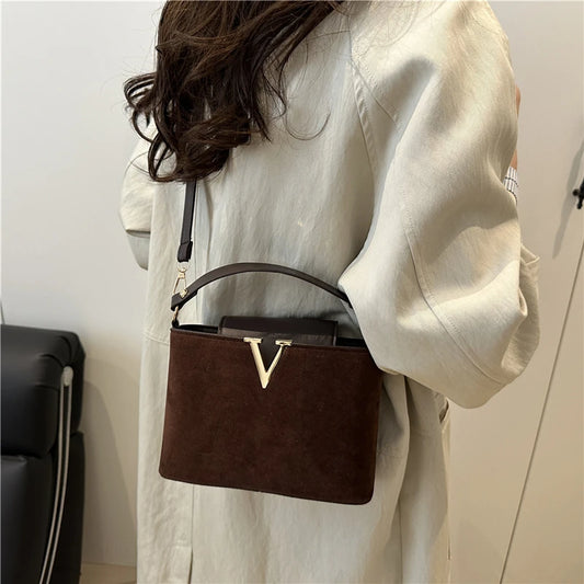 Mini sac en daim à la mode pour femmes, sac fourre-tout en fausse daim, sac à main décoratif avec boucle de verrouillage, sacs à bandoulière