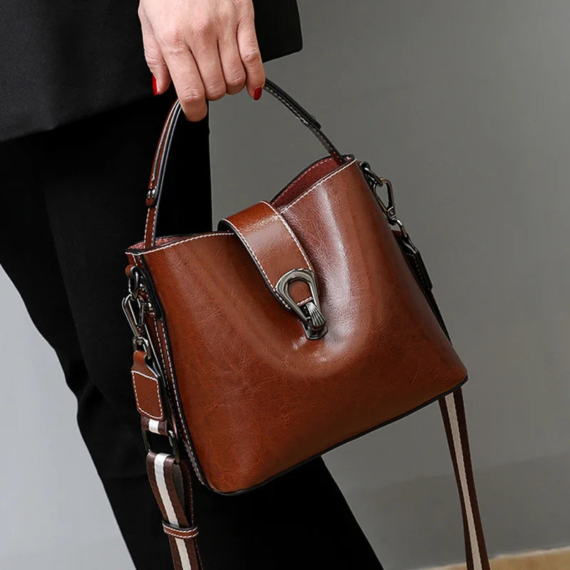 Sac seau en cuir véritable ciré d'huile pour femmes, sac à main décontracté et Simple, grande capacité, cuir de vache, fourre-tout à la mode