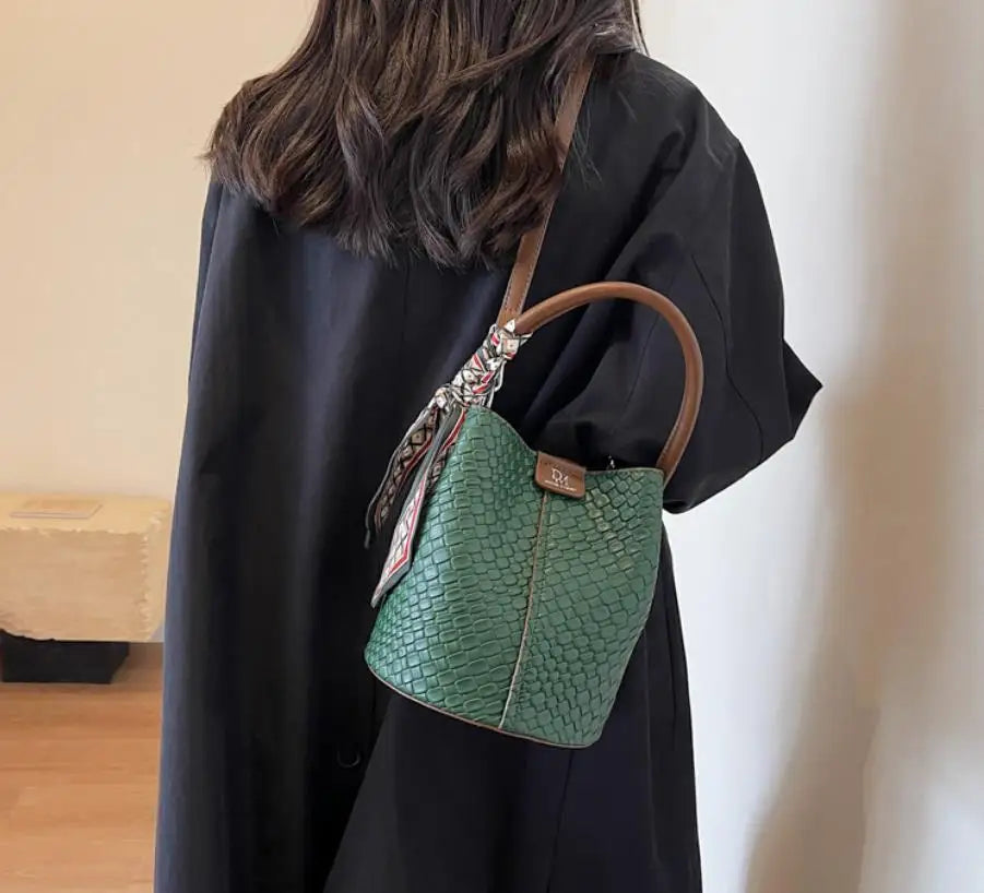 Sac seau à la mode pour femmes, sac à main élégant effet tissé de couleur unie, sac à bandoulière et sac à bandoulière, peut être porté à la main