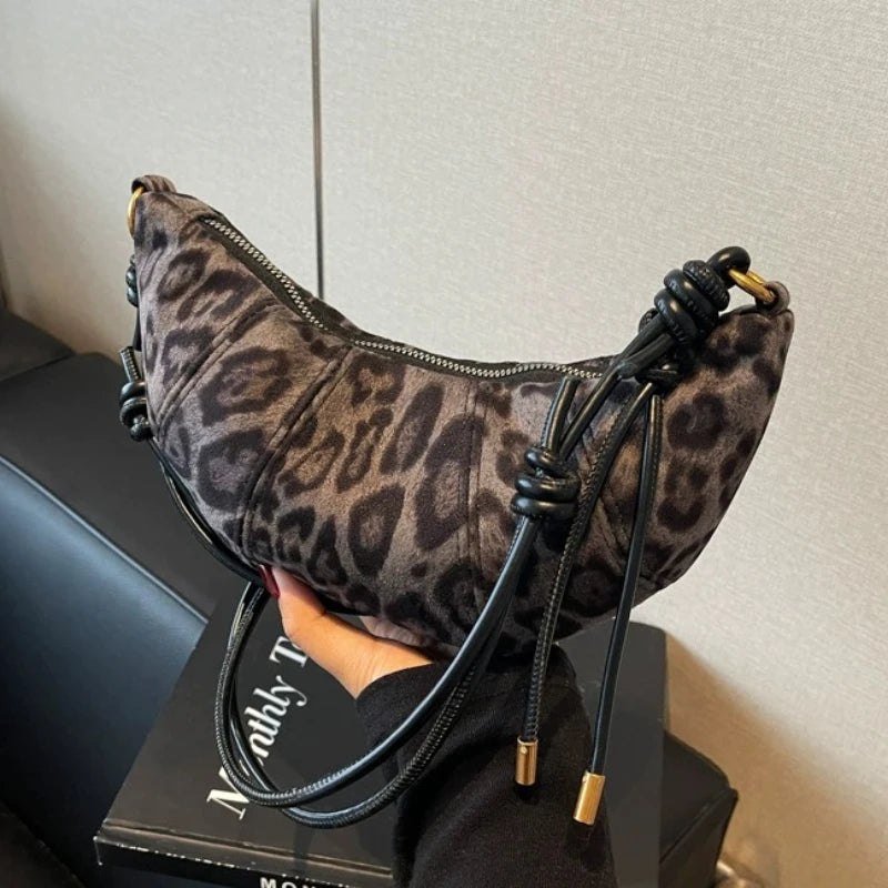 Sac demi-lune léopard