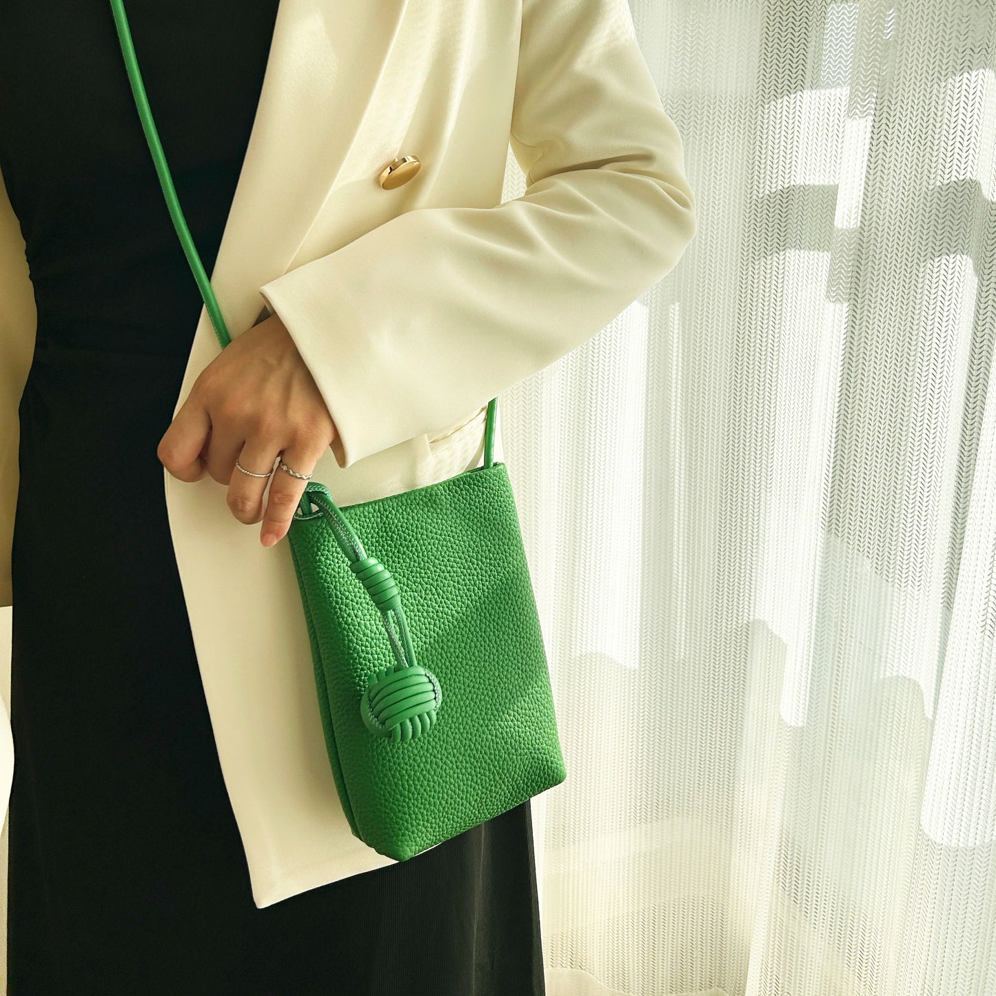 Petit sac à bandoulière en cuir véritable pour femme, sac de téléphone portable design, sac à main de voyage léger pour femme, initié à la mode