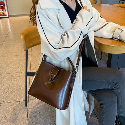 Sac seau en cuir véritable ciré d'huile pour femmes, sac à main décontracté et Simple, grande capacité, cuir de vache, fourre-tout à la mode
