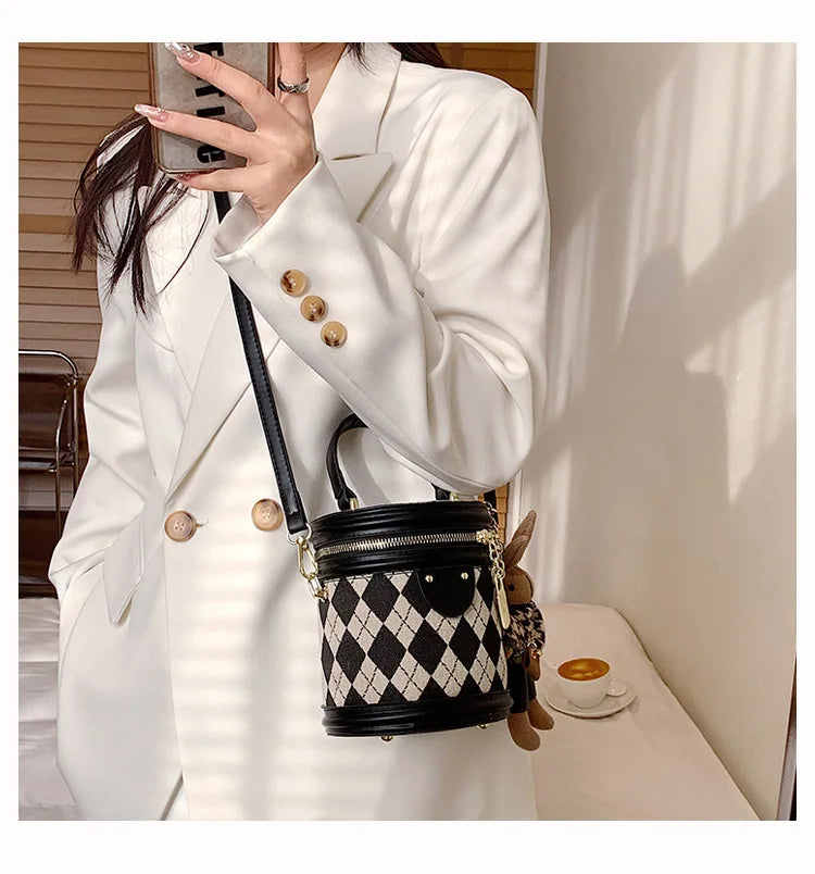 Sac à main de luxe en cuir pour femmes, petits sacs à main avec fermeture éclair, seau à bandoulière, pendentif, nouvelle tendance 2023