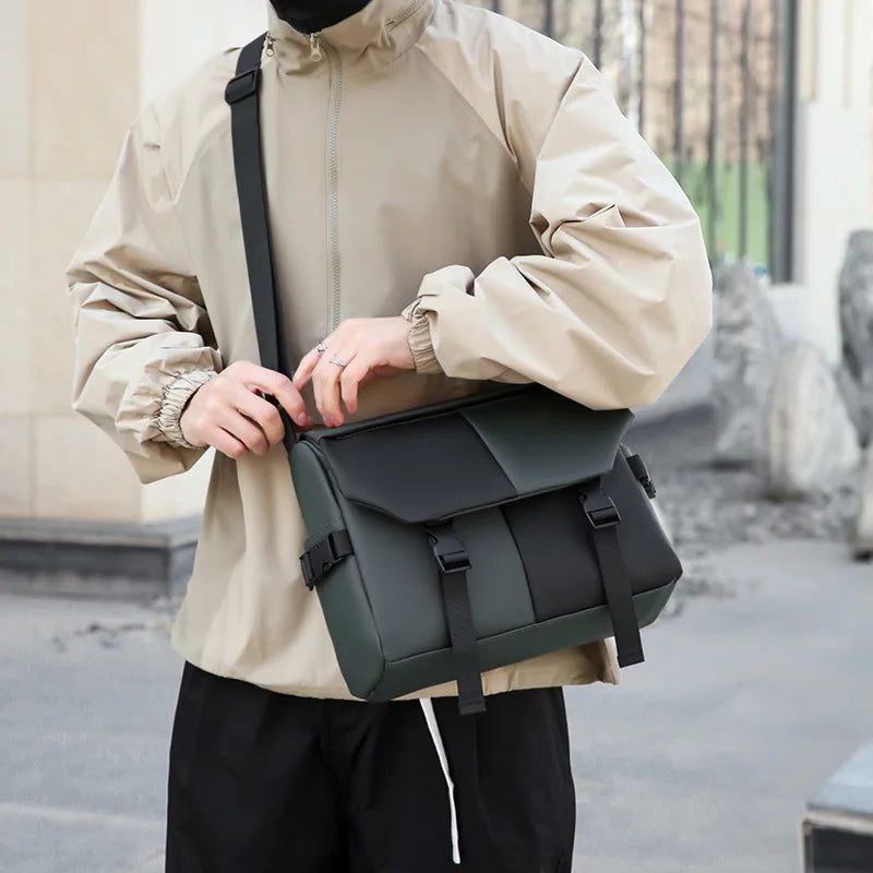 Nouveau sac à bandoulière pour hommes anti éclaboussures haut de gamme polyvalent sac à bandoulière grande capacité décontracté couleur bloquée PU sac pour hommes sacs
