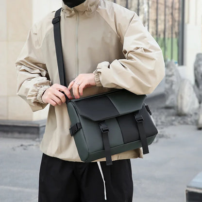 Nouveau sac à bandoulière pour hommes anti éclaboussures haut de gamme polyvalent sac à bandoulière grande capacité décontracté couleur bloquée PU sac pour hommes sacs