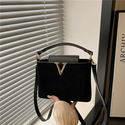 Mini sac en daim à la mode pour femmes, sac fourre-tout en fausse daim, sac à main décoratif avec boucle de verrouillage, sacs à bandoulière