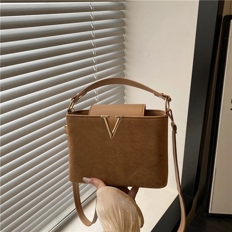 Mini sac en daim à la mode pour femmes, sac fourre-tout en fausse daim, sac à main décoratif avec boucle de verrouillage, sacs à bandoulière