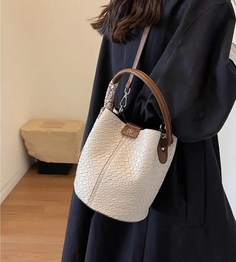 Sac seau à la mode pour femmes, sac à main élégant effet tissé de couleur unie, sac à bandoulière et sac à bandoulière, peut être porté à la main