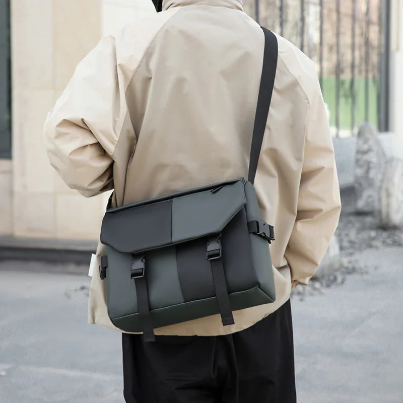 Nouveau sac à bandoulière pour hommes anti éclaboussures haut de gamme polyvalent sac à bandoulière grande capacité décontracté couleur bloquée PU sac pour hommes sacs