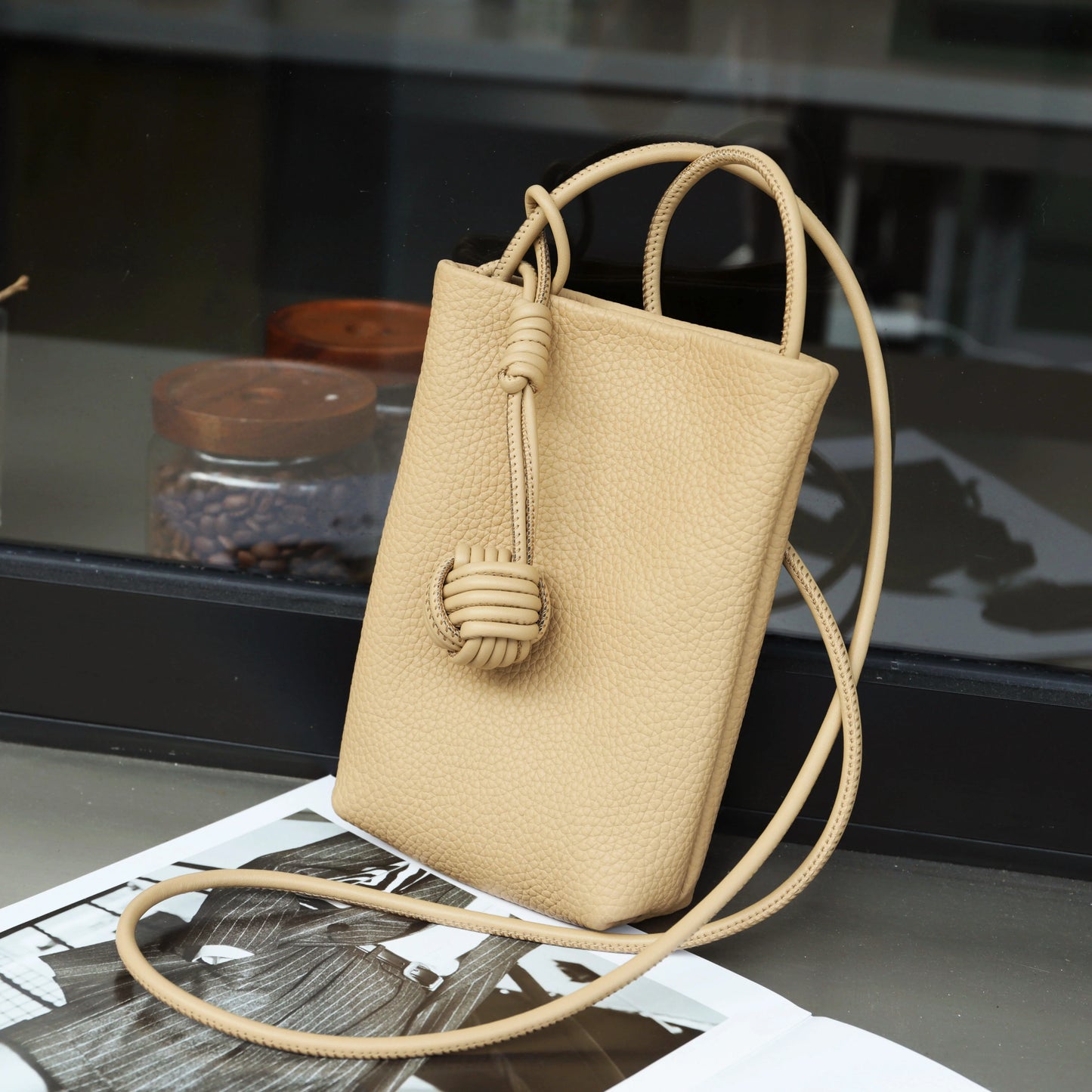Petit sac à bandoulière en cuir véritable pour femme, sac de téléphone portable design, sac à main de voyage léger pour femme, initié à la mode