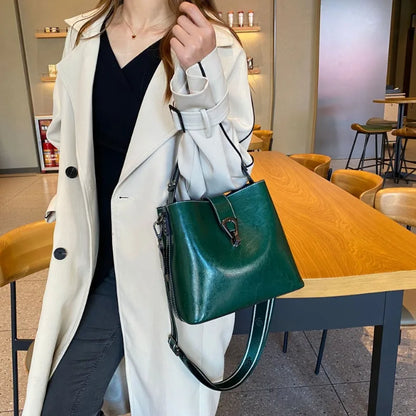Sac seau en cuir véritable ciré d'huile pour femmes, sac à main décontracté et Simple, grande capacité, cuir de vache, fourre-tout à la mode
